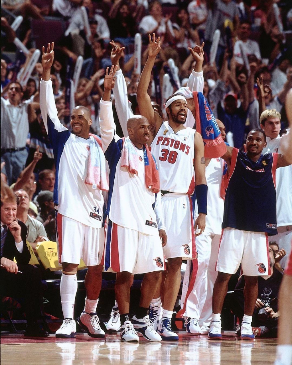 多米APP下载-埃因霍温今晨完成体检JackeyLove爆冷击败C9，阿扎伦卡在湖人比赛中险胜看傻球迷(英雄联盟jackeylove个人资料)